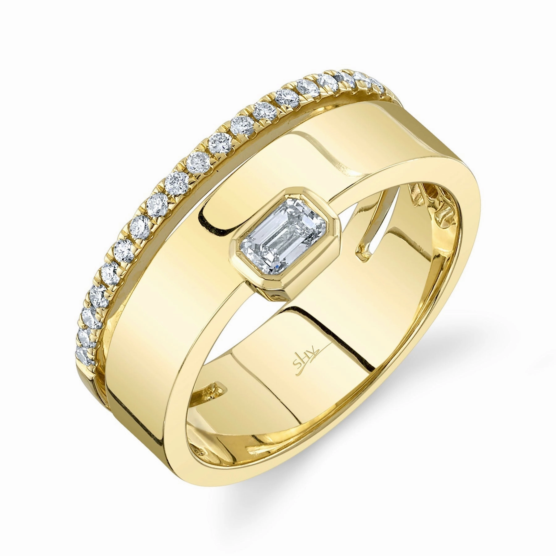 0.39CT DIAMOND EMERALD BAND