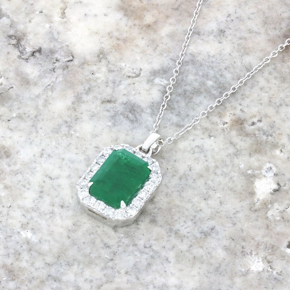 18ct White Gold 2.55ct Emerald and Diamond Set Pendant and Chain Necklace