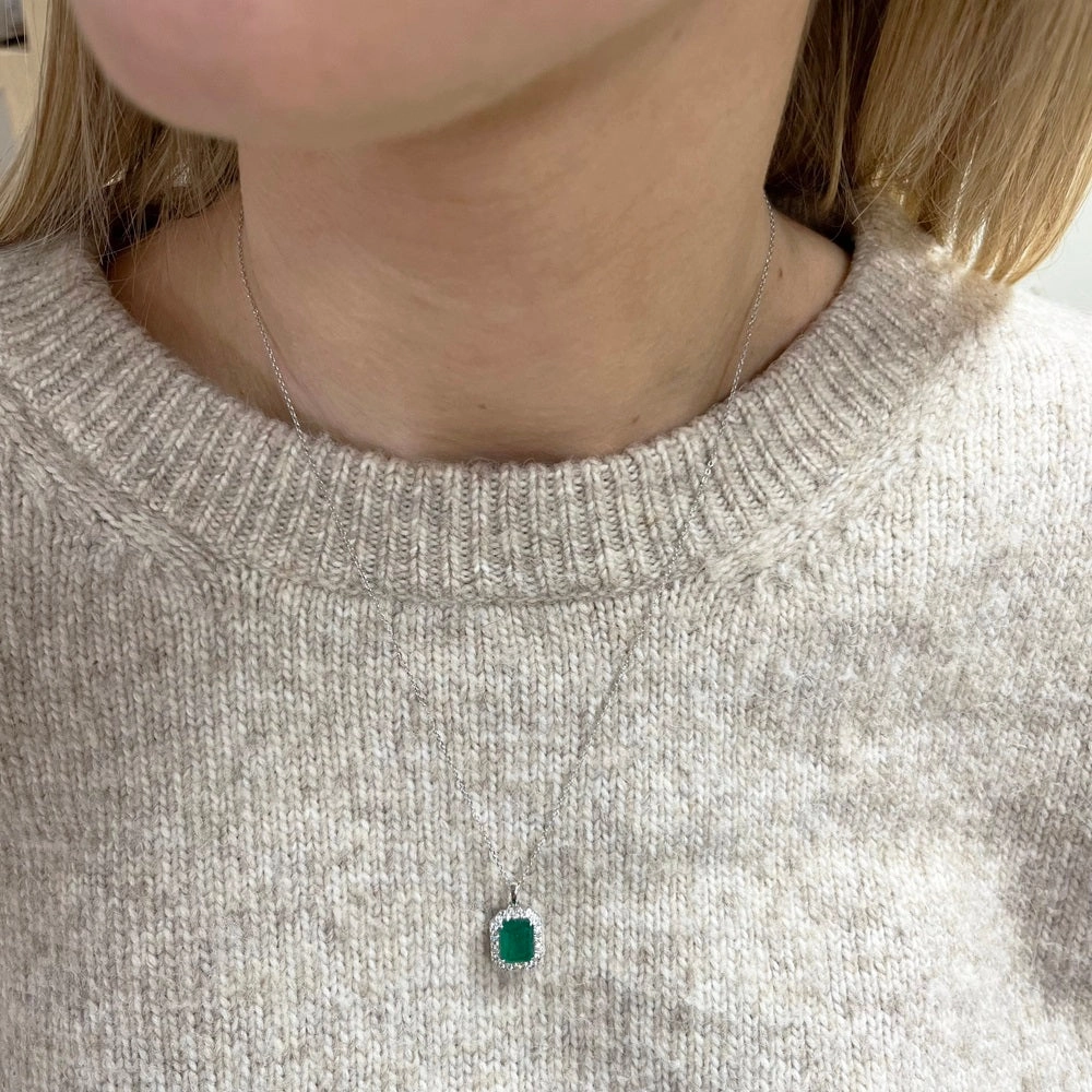 18ct White Gold 2.55ct Emerald and Diamond Set Pendant and Chain Necklace