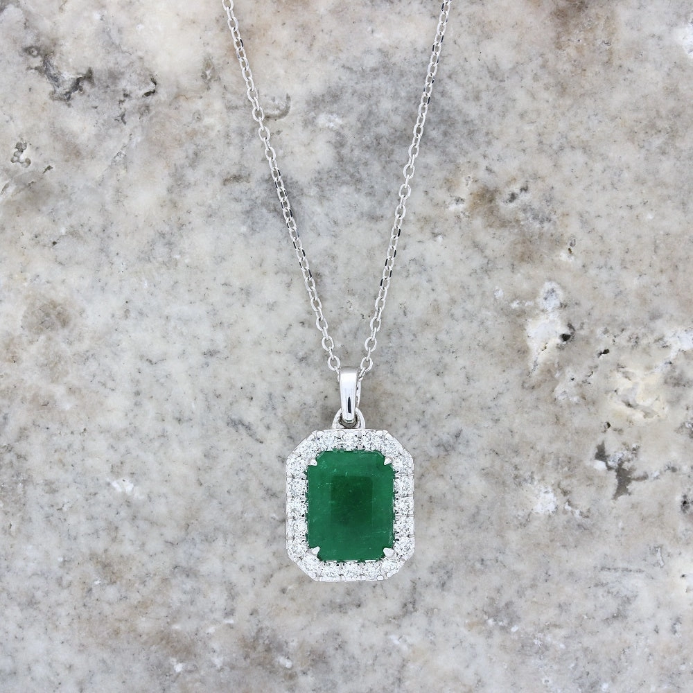 18ct White Gold 2.55ct Emerald and Diamond Set Pendant and Chain Necklace