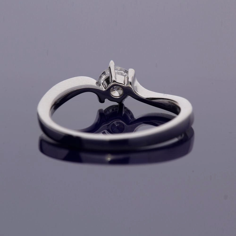 18ct White Gold Certificated 0.46ct Diamond Solitaire Twist Ring with Diamond Set Shoulders