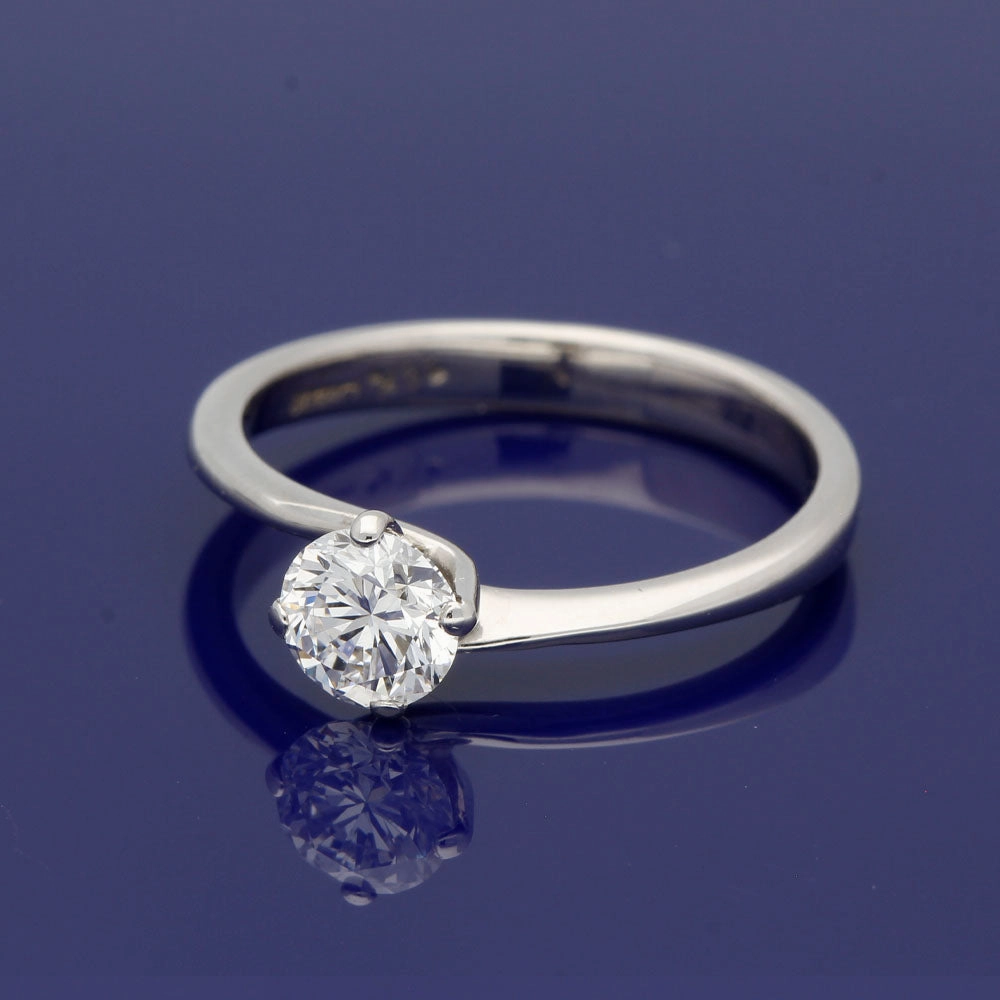 18ct White Gold Certificated 0.59ct Diamond Solitaire Twist Ring D/VVS1