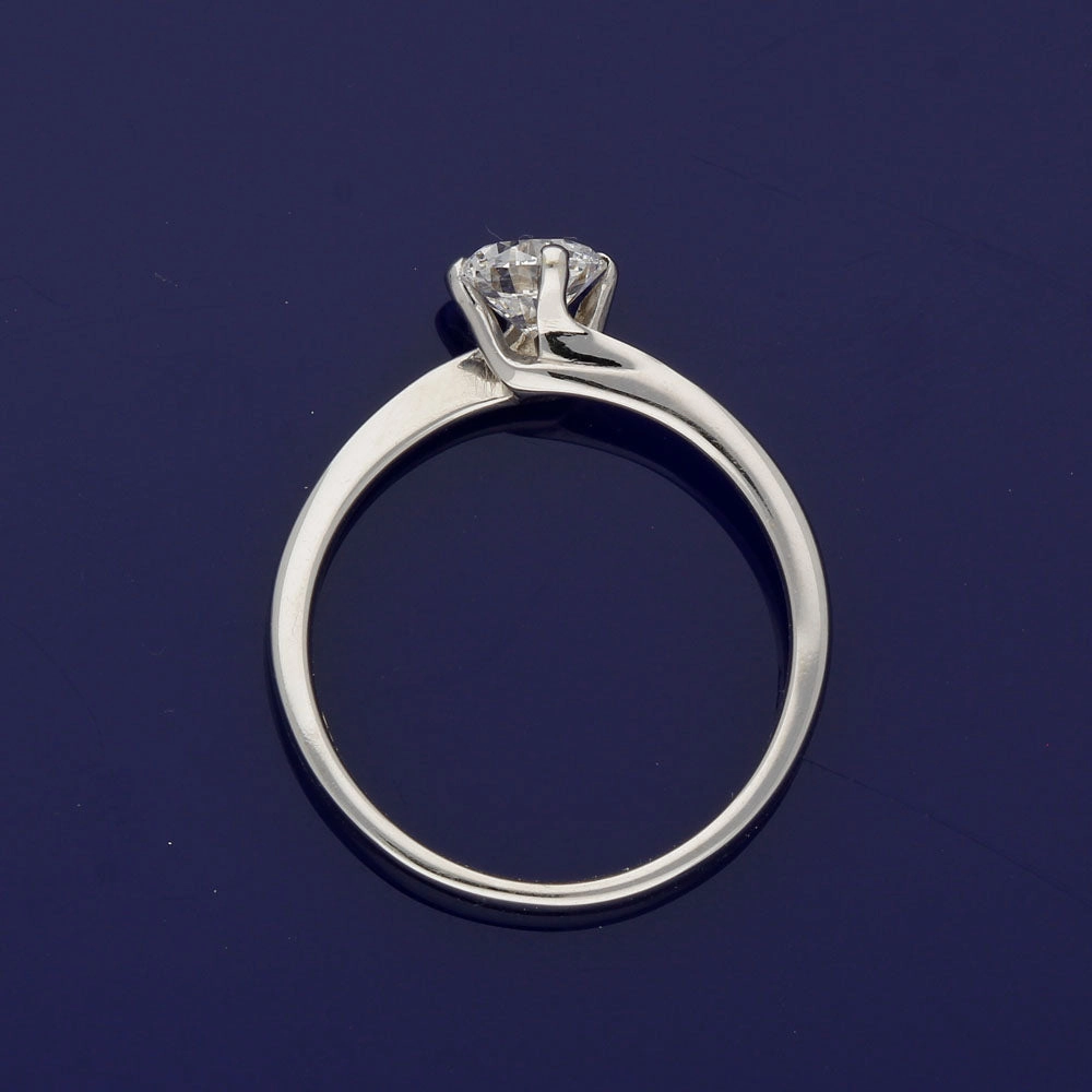 18ct White Gold Certificated 0.59ct Diamond Solitaire Twist Ring D/VVS1
