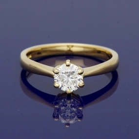 18ct Yellow Gold Certificated 0.70ct Diamond Solitaire Ring