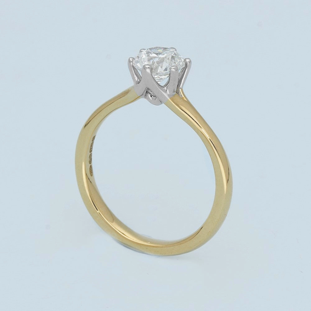 18ct Yellow Gold Certificated 1.01ct Diamond Solitaire Ring
