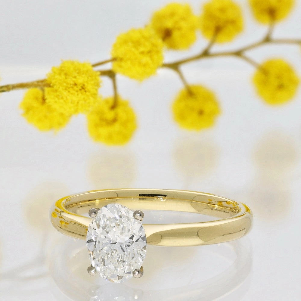 18ct Yellow Gold Certificated 1.01ct Oval Diamond Solitaire Engagement Ring