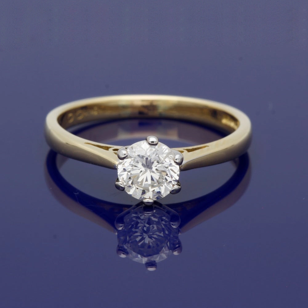 18ct Yellow Gold Diamond Solitaire Ring