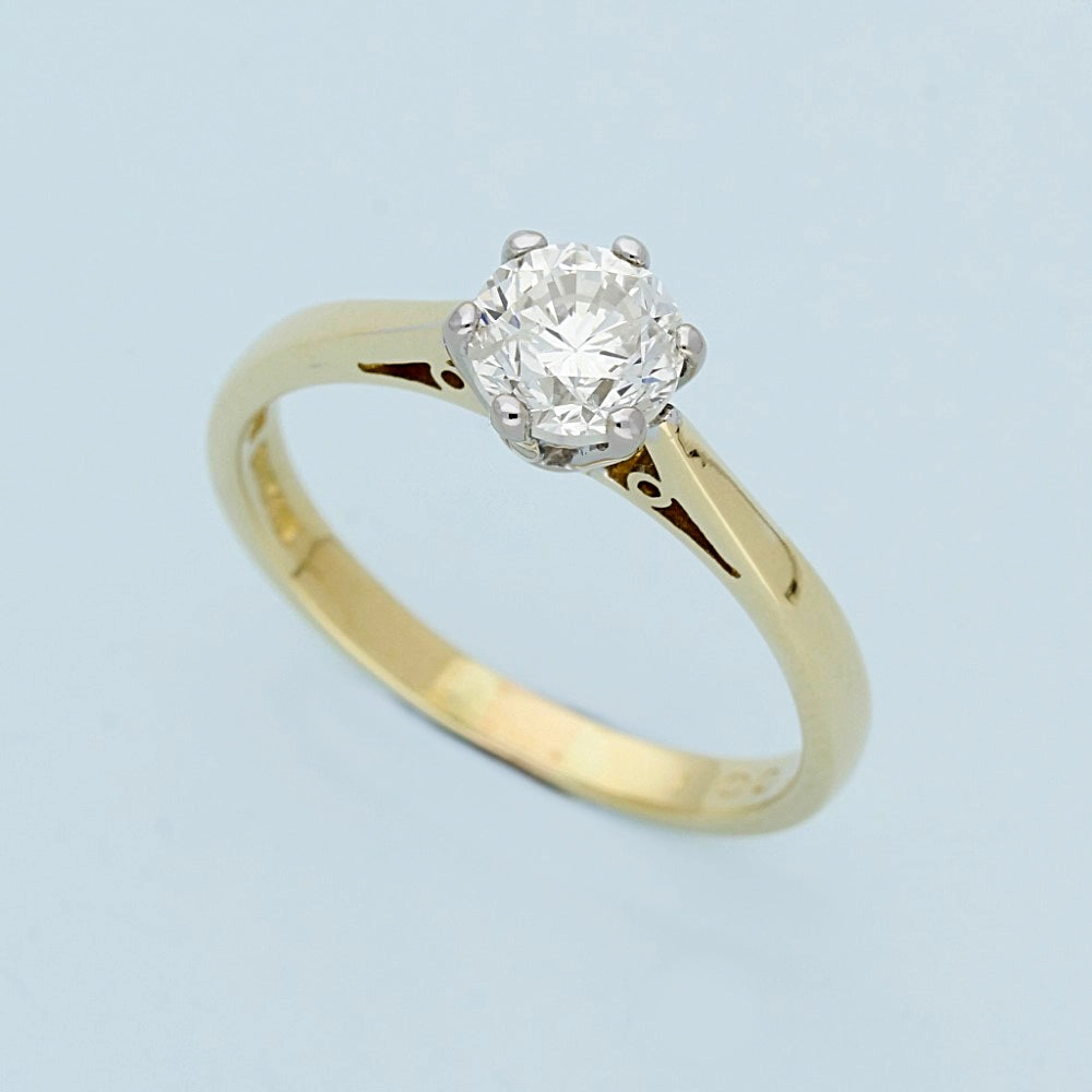 18ct Yellow Gold Diamond Solitaire Ring