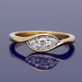 18ct Yellow Gold Diamond Trilogy Twist Ring