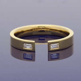 18ct Yellow Gold Horseshoe Shaped Wedding Ring