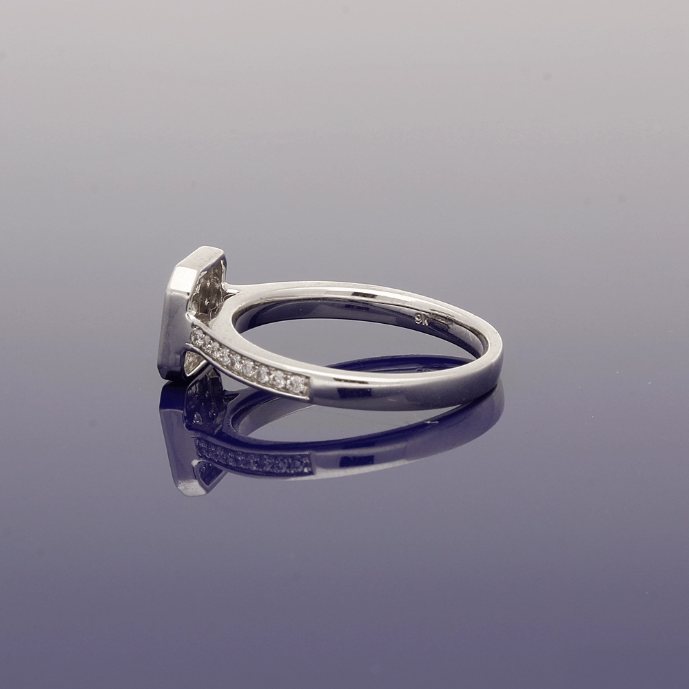 9ct White Gold Diamond Halo Cluster Ring with Diamond Set Shoulders