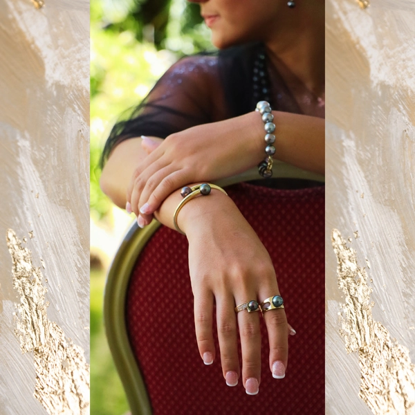 Bracelet 16 perles cercles de Tahiti 8  9,5 mm fermoir en or jaune 18 carats.