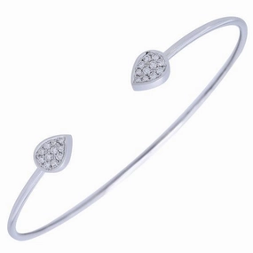 Bracelet en or blanc serti de diamants.