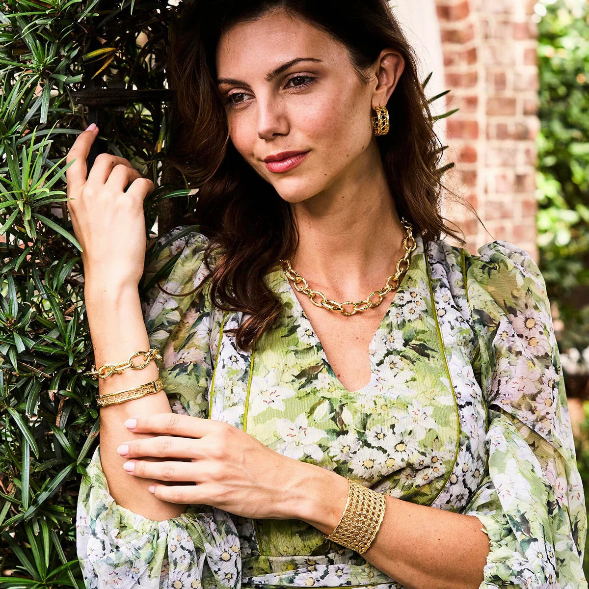 CAPUCINE DE WULF - VERANDA CAING HINGED BANGLE