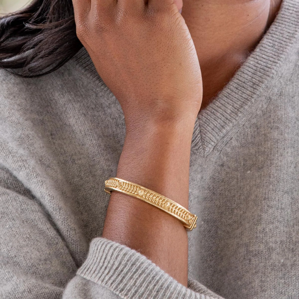 Capucine De Wulf Berry Vine Hinged Bangle - Gold