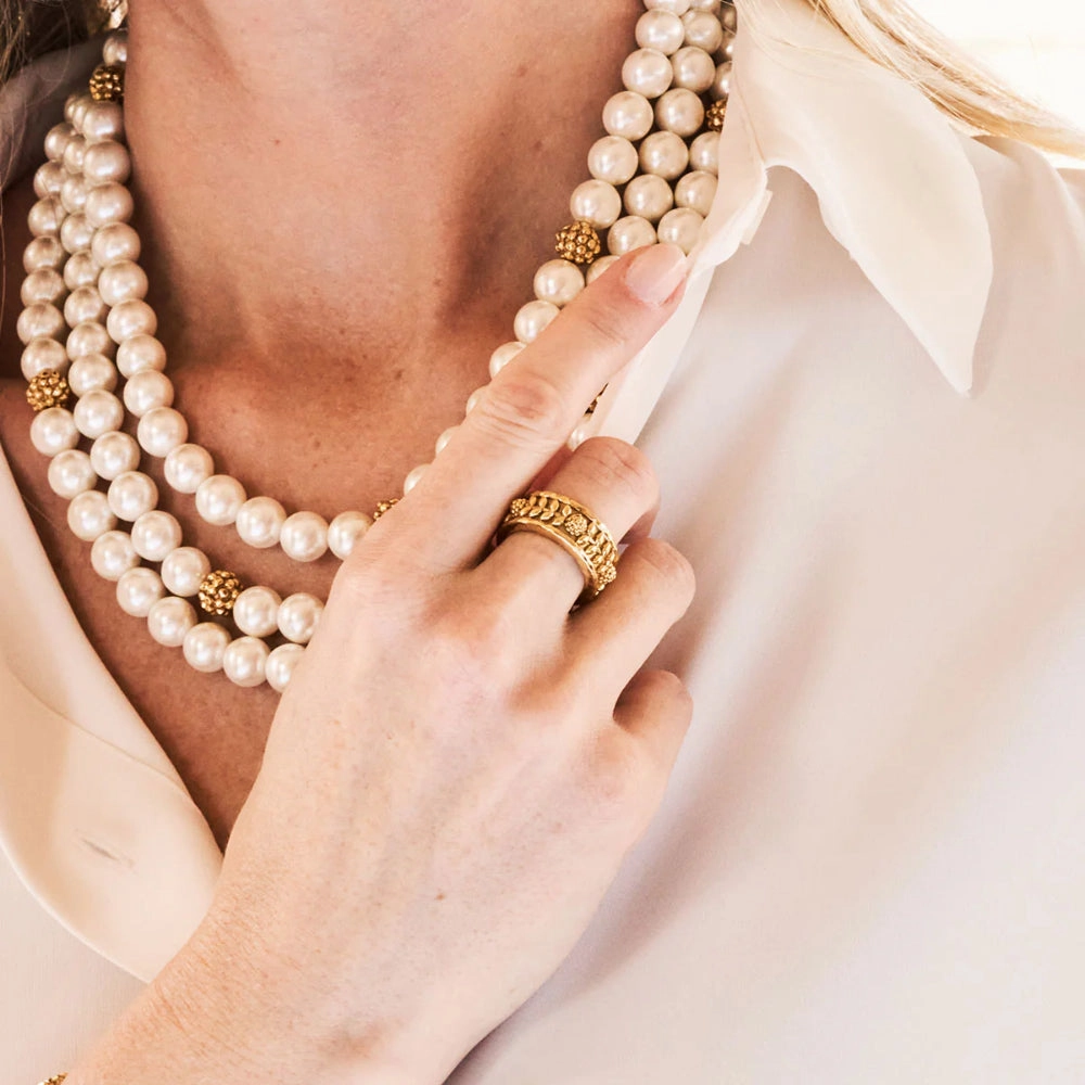 Capucine De Wulf Berry Vine Ring in Gold - Size 7