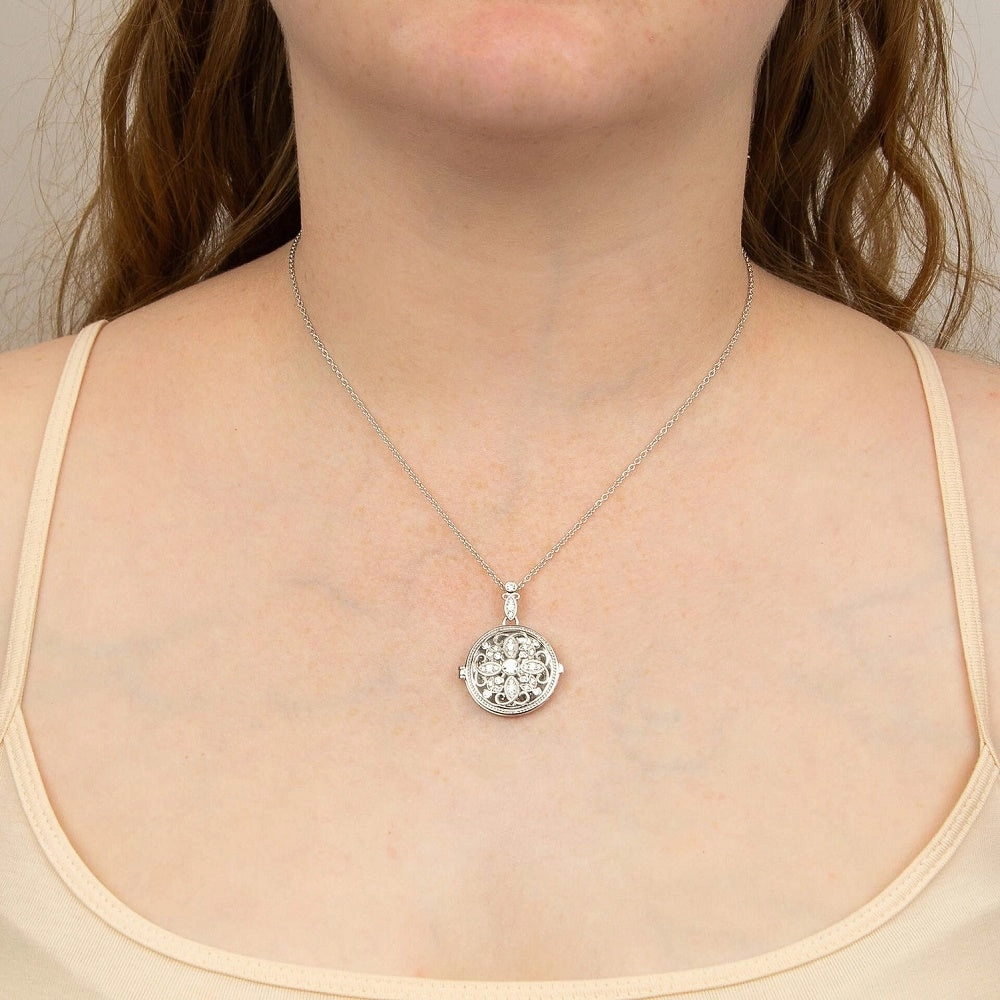 Diamonfire Sterling Silver Cubic Zirconia Round Medallion Filigree Locket and Chain P4613
