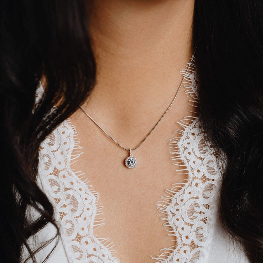 Diamonfire Sterling Silver Zirconia Round Halo Pendant and Chain P4618