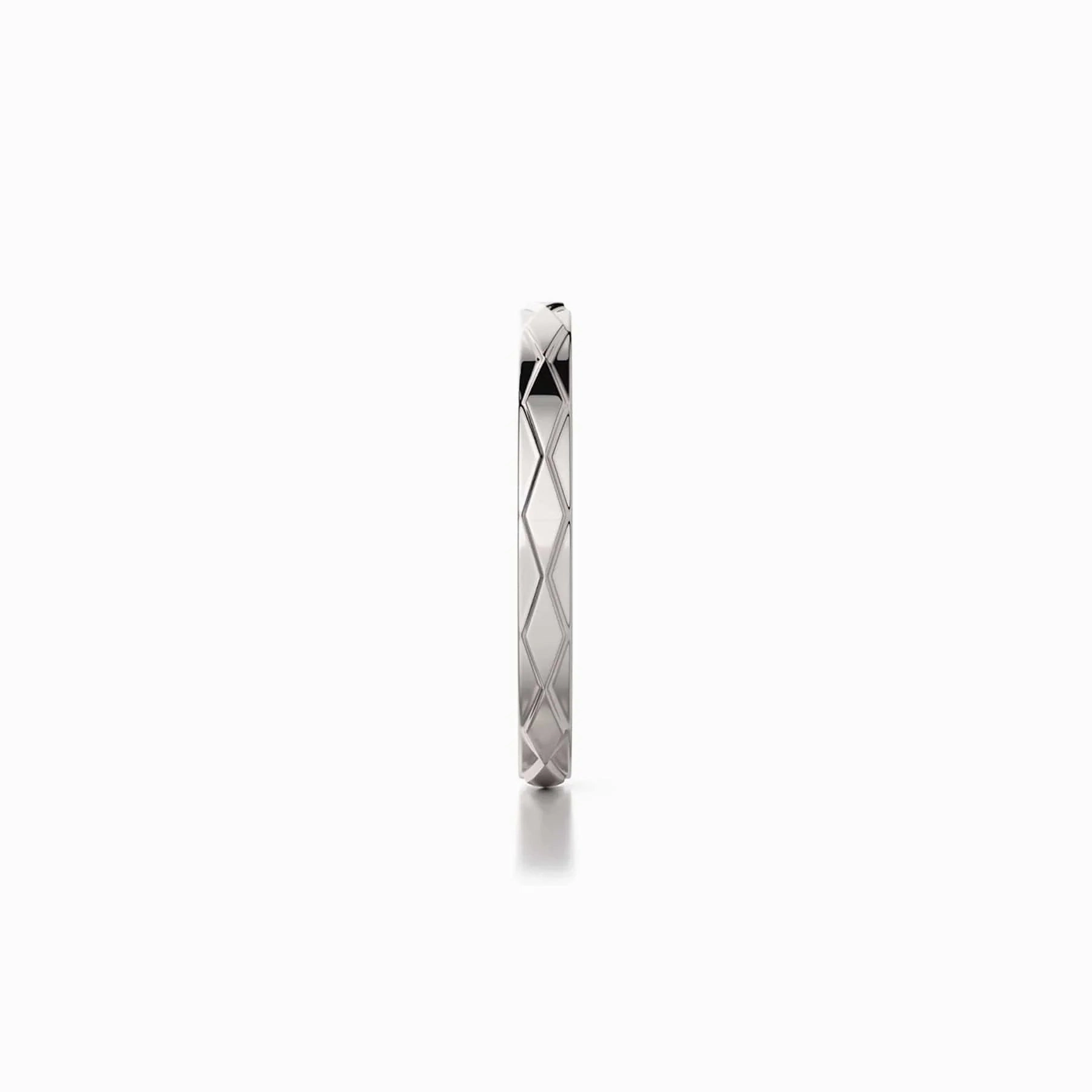 Embossed Precious Metal Band B322-YG4