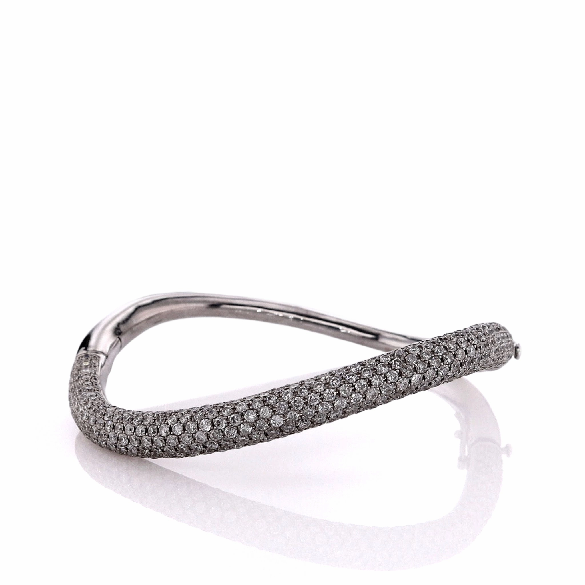 Estate 14k White Gold 7.22ct Wavy Diamond Bangle Bracelet
