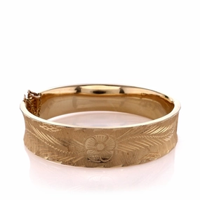 Estate 14k Yellow Gold Engraved Concave Florentine Flower Design Hinged Bangle Bracelet