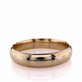 Estate 14k Yellow Gold Polished Center Engraved Hinged Bangle Bracelet
