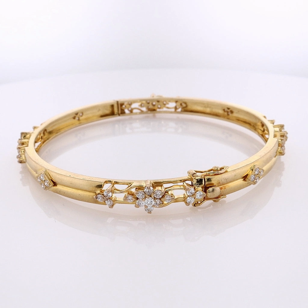 Estate 18 Karat Yellow Gold Flower Station Motif Diamond Hinged Bangle Bracelet