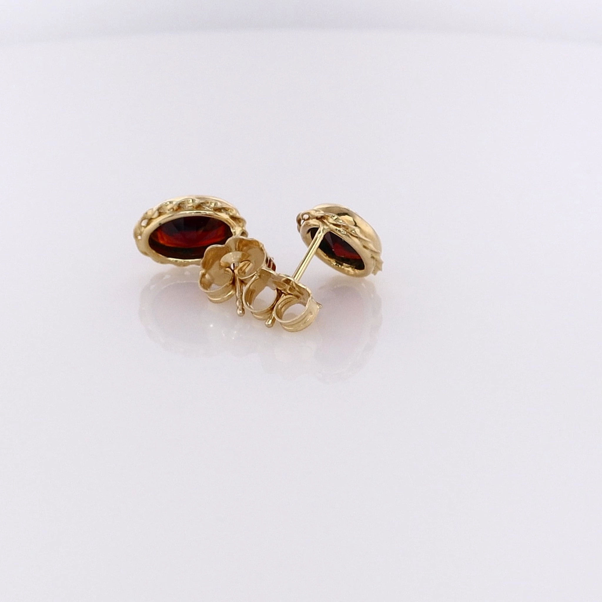 Estate 18 Karat Yellow Gold Framed Garnet Stud Earrings