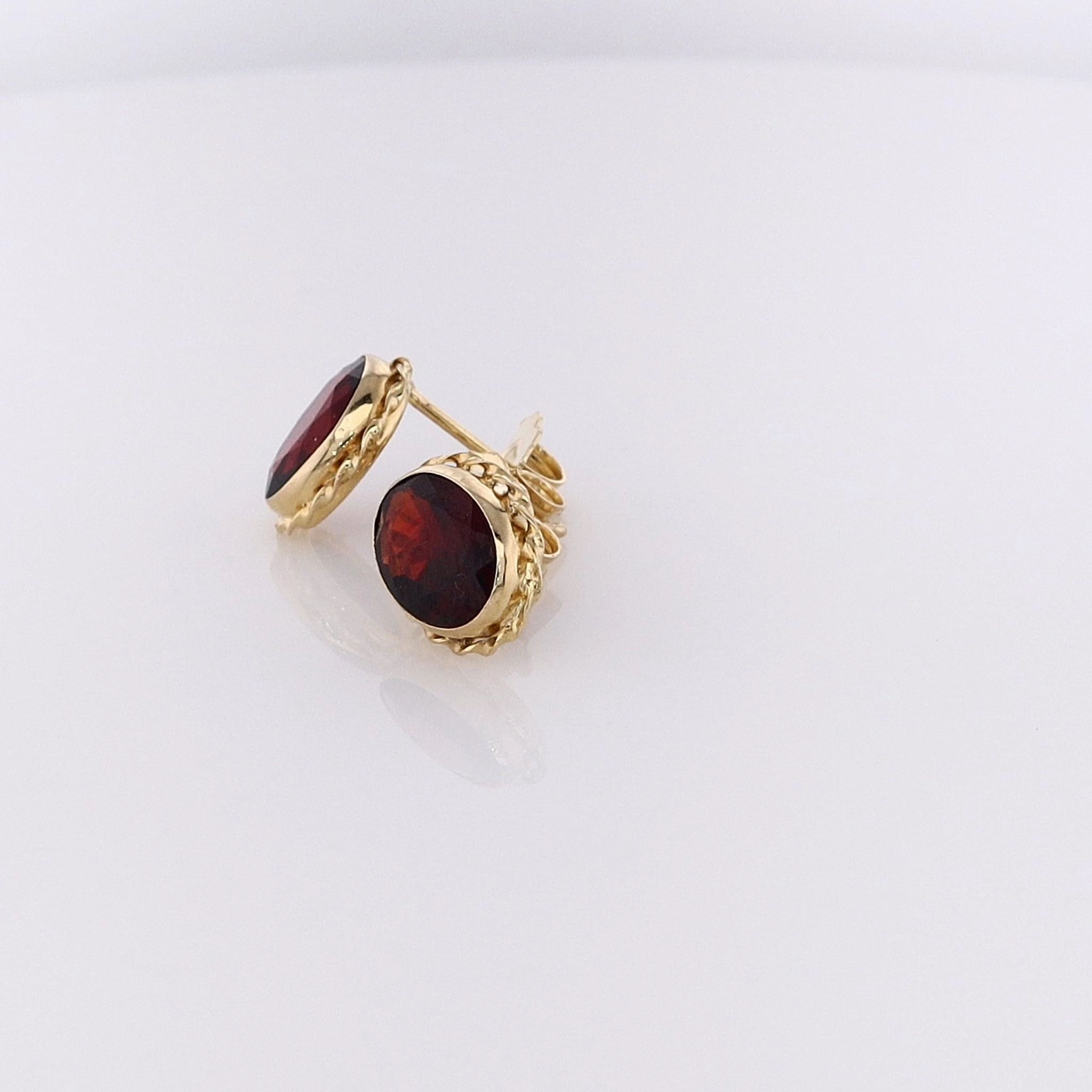 Estate 18 Karat Yellow Gold Framed Garnet Stud Earrings