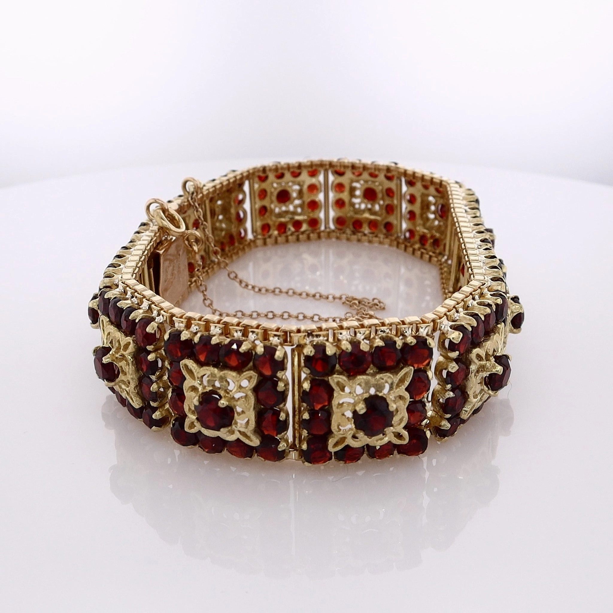 Estate 18 Karat Yellow Gold Garnet Bracelet With Safety Chain