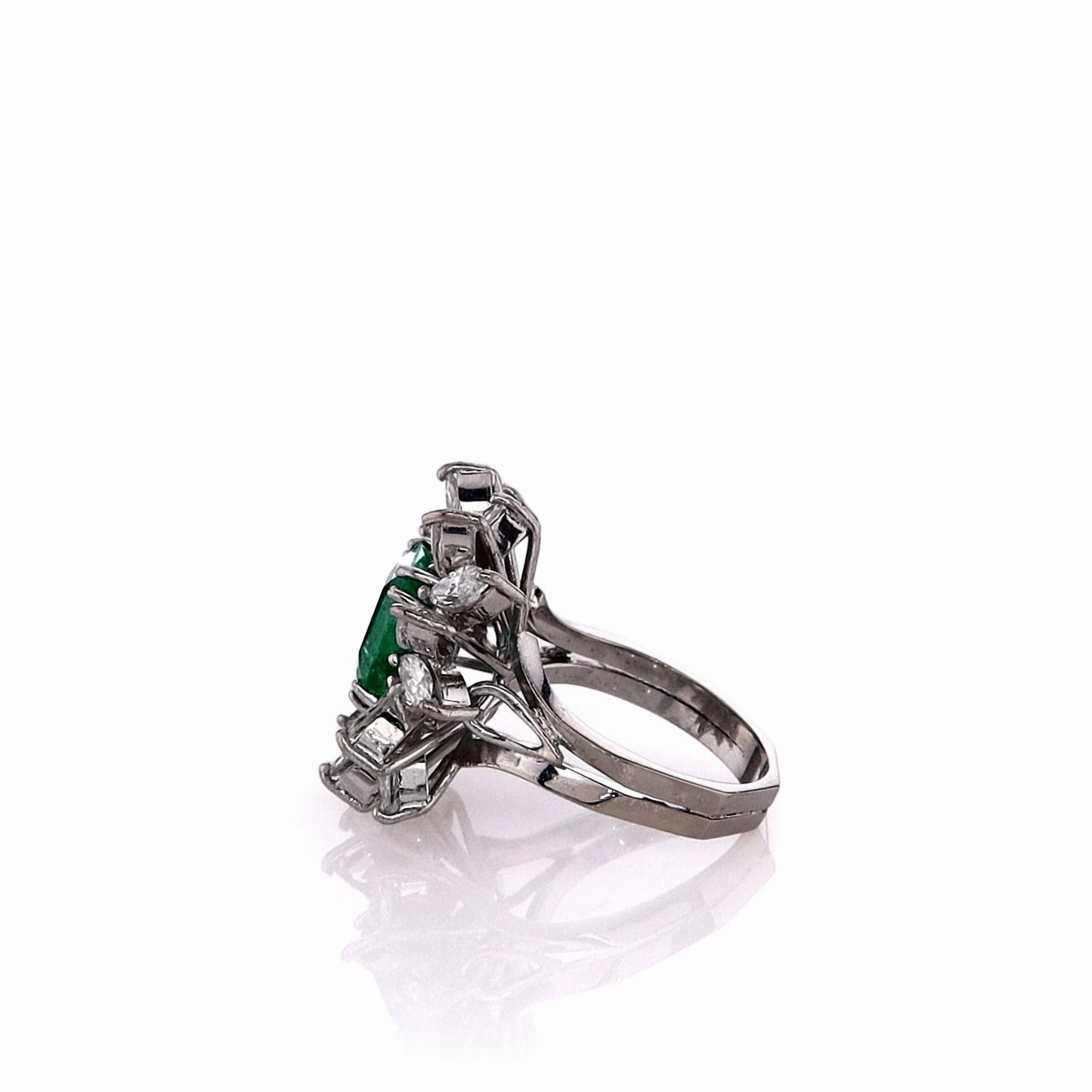 Estate 18k White Gold Star Burst Design Emerald and Diamond Split Shank Ring