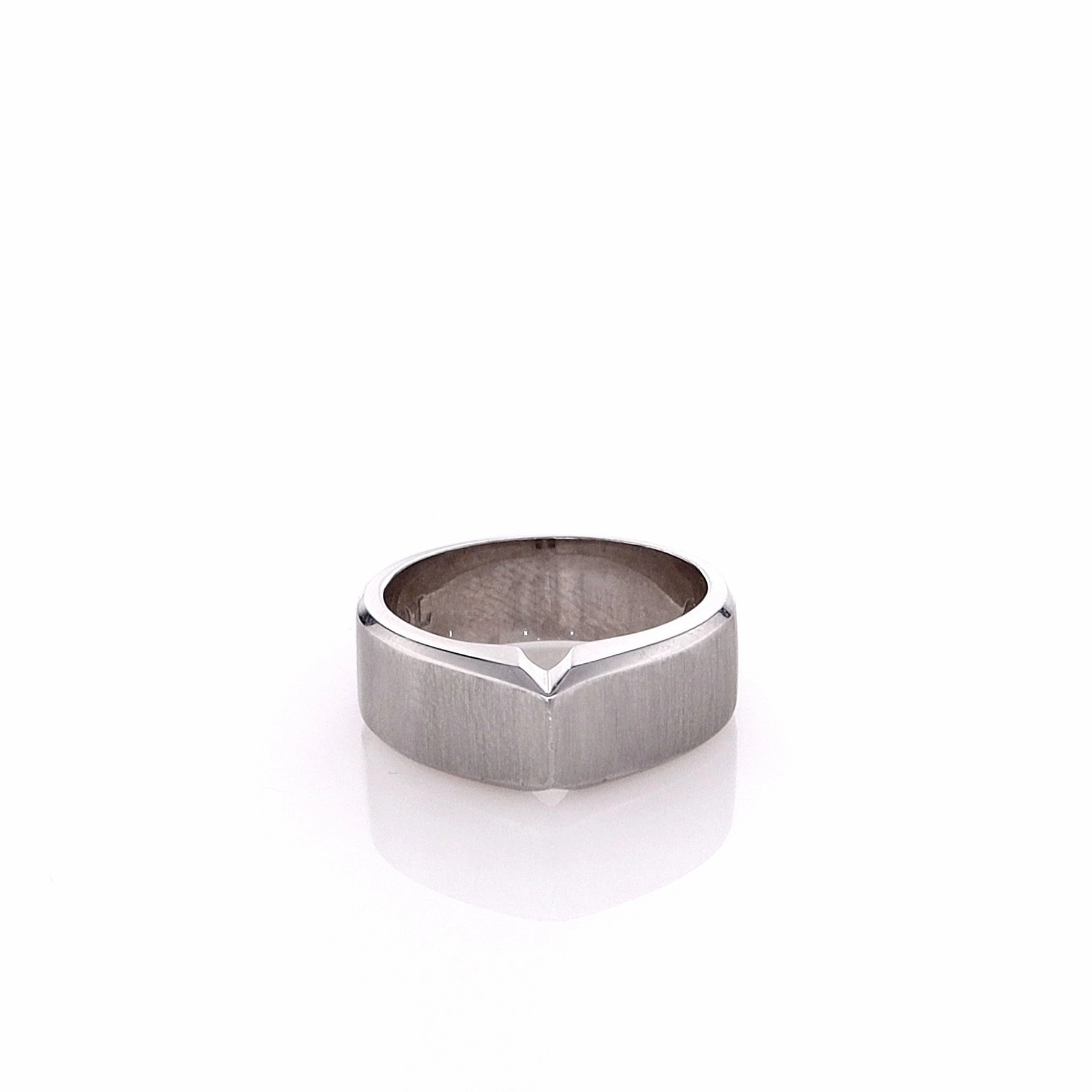 Estate Charriol 18k White Gold Brushed Design With Pinched Top Ring