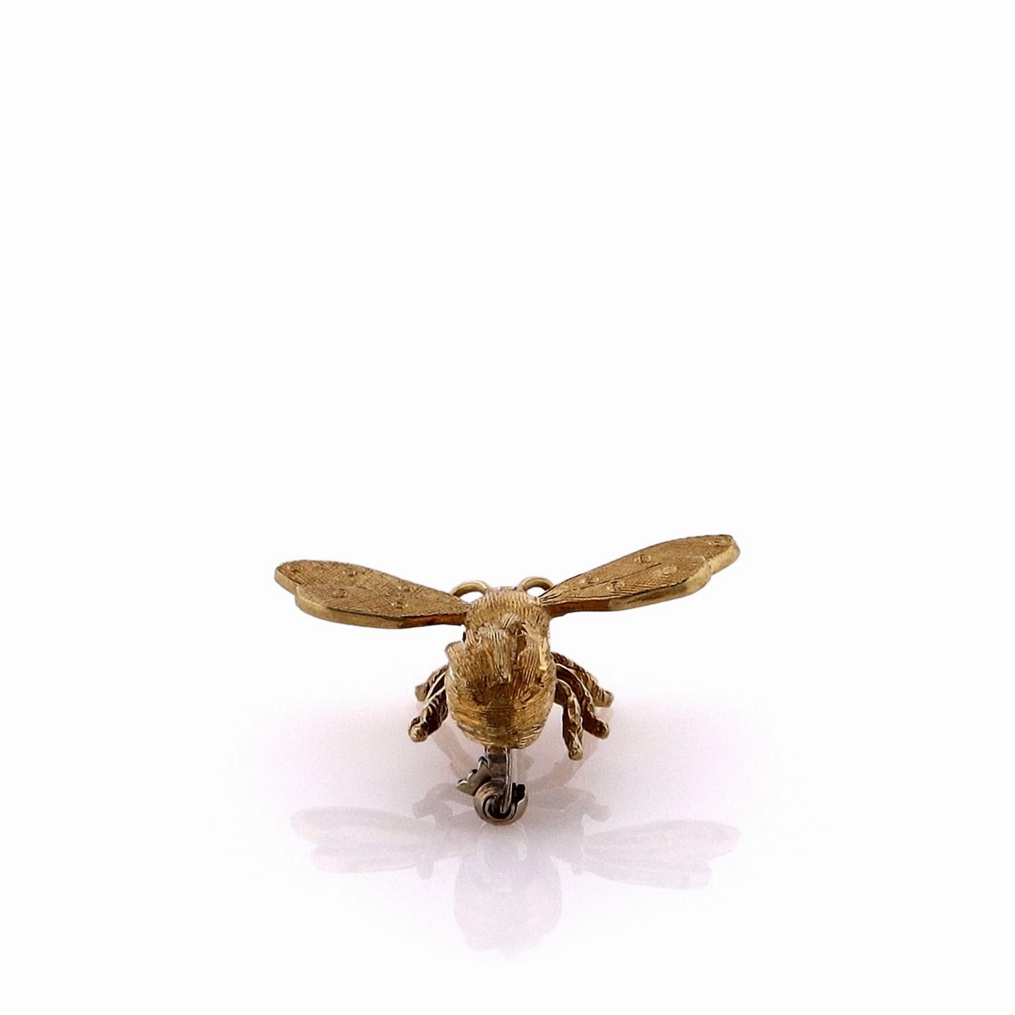 Estate Garavelli 18k Yellow Gold Florentine Textured Bee Design Pin