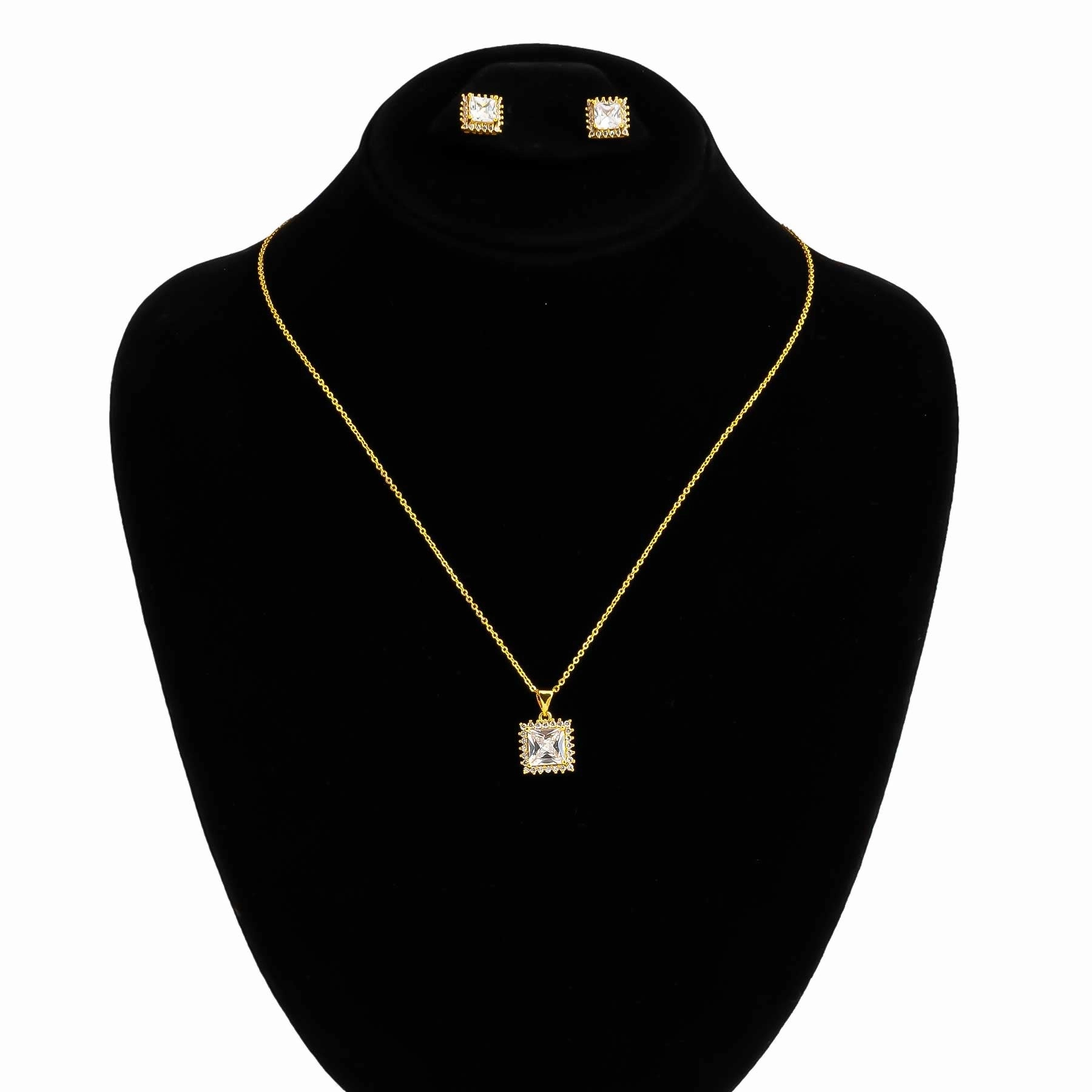 GOLDEN PENDENT SET J42968