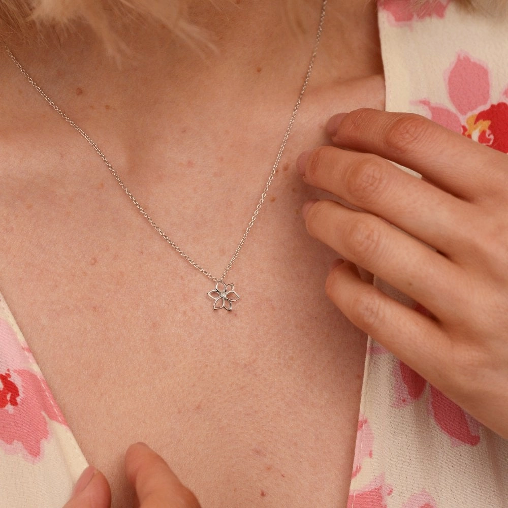 Hot Diamonds Amulets Flower Pendant DP894