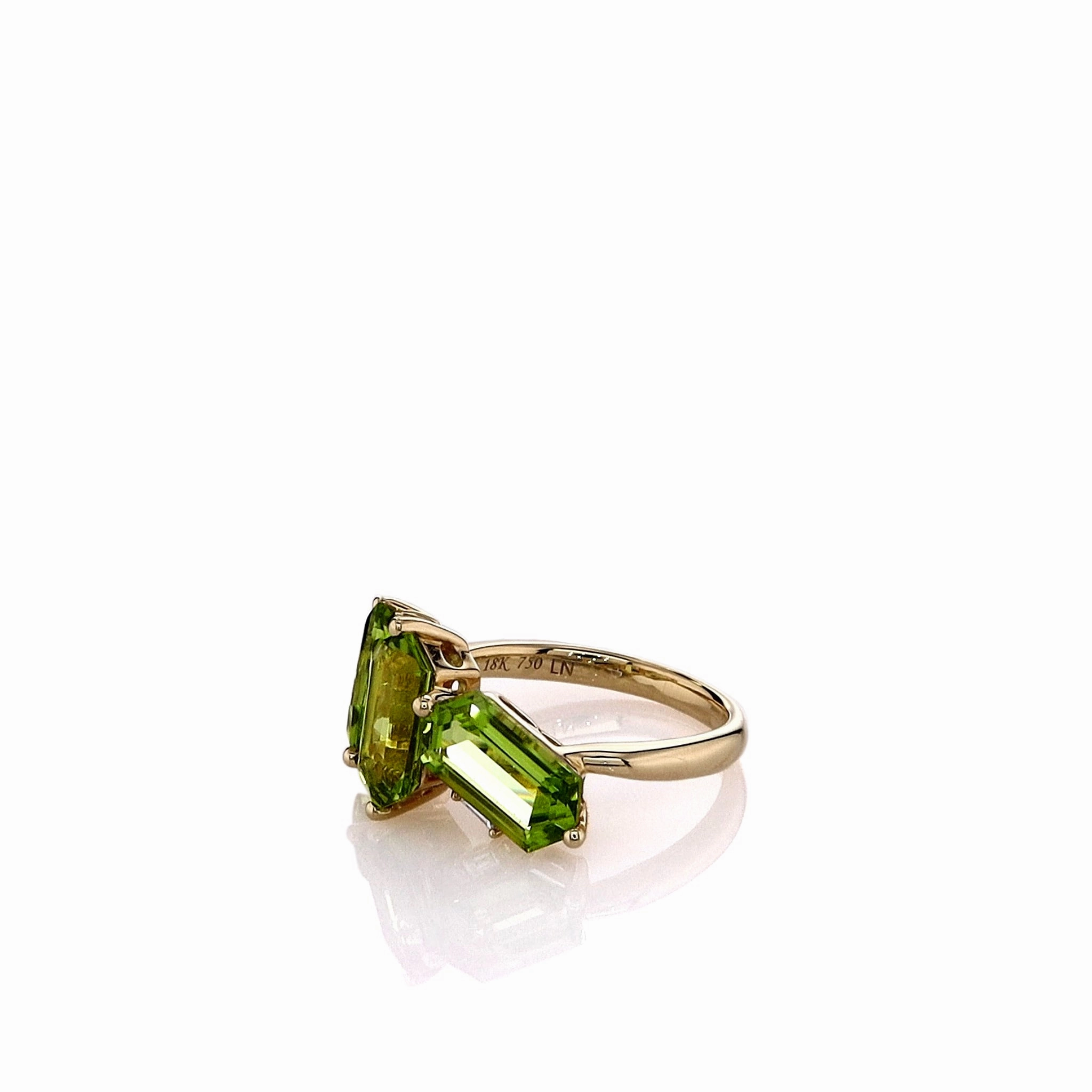 Lisa Nik 18k Yellow Gold Hexagonal Peridot and Diamond Ring