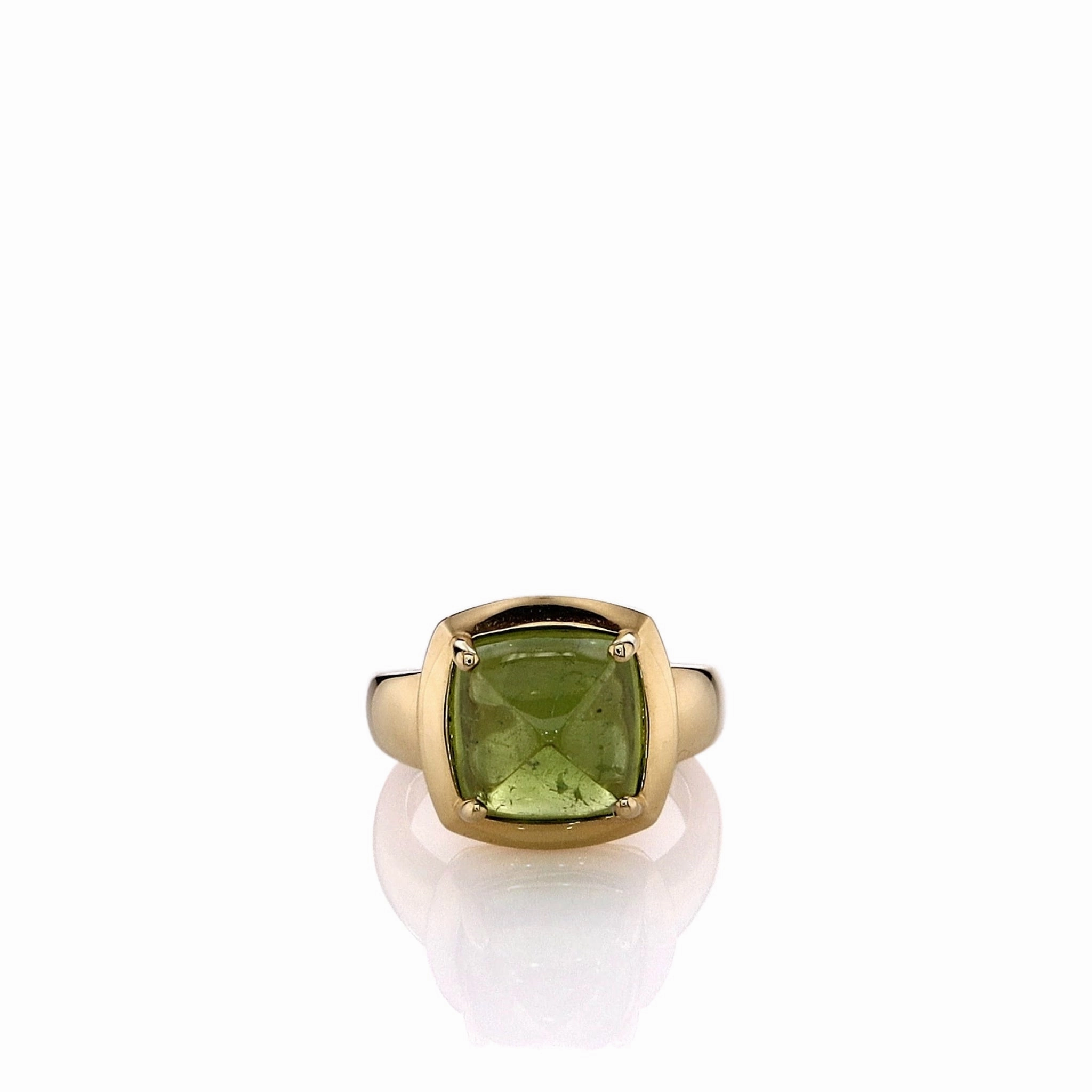 Lisa Nik 18k Yellow Gold Square Sugarloaf Peridot Ring