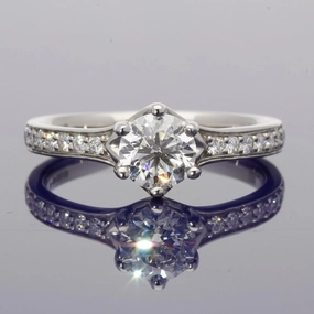Platinum Certificated 0.90ct Round Brilliant Cut Diamond Solitaire Engagement Ring with Diamond Set Shoulders