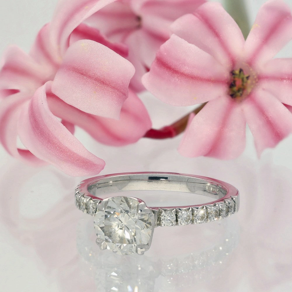 Pre-loved 18ct White Gold Certified 1.20ct Diamond Shoulders Solitaire Ring