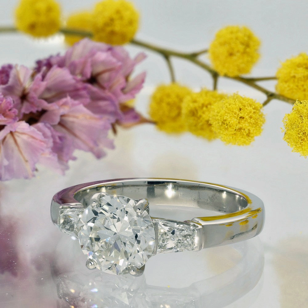 Pre-owned Platinum Boodles Round & Trapezoid Diamond Trilogy Ring