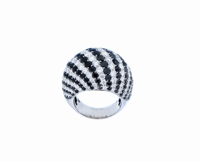 Ring with diamonds and black diamonds
