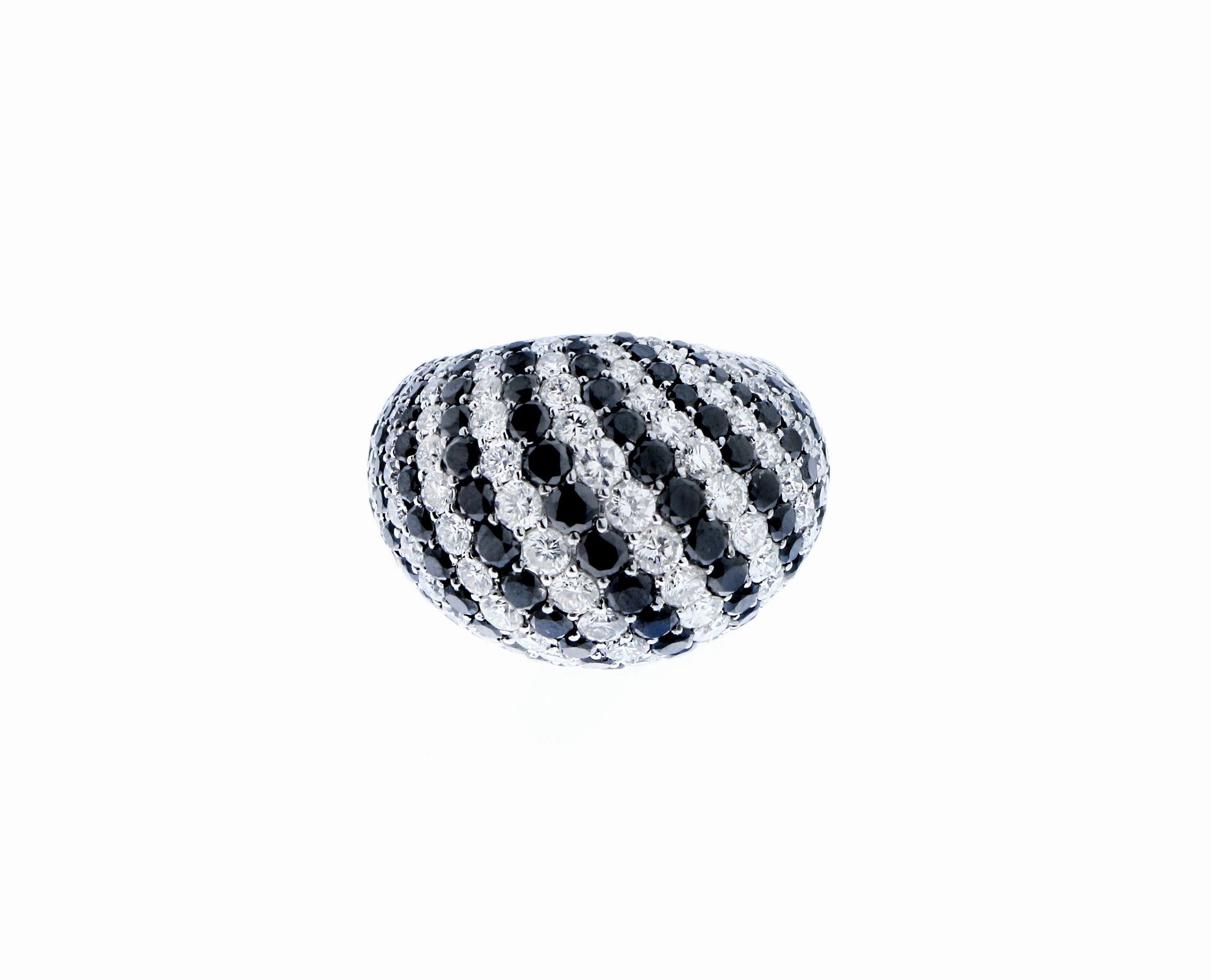 Ring with diamonds and black diamonds