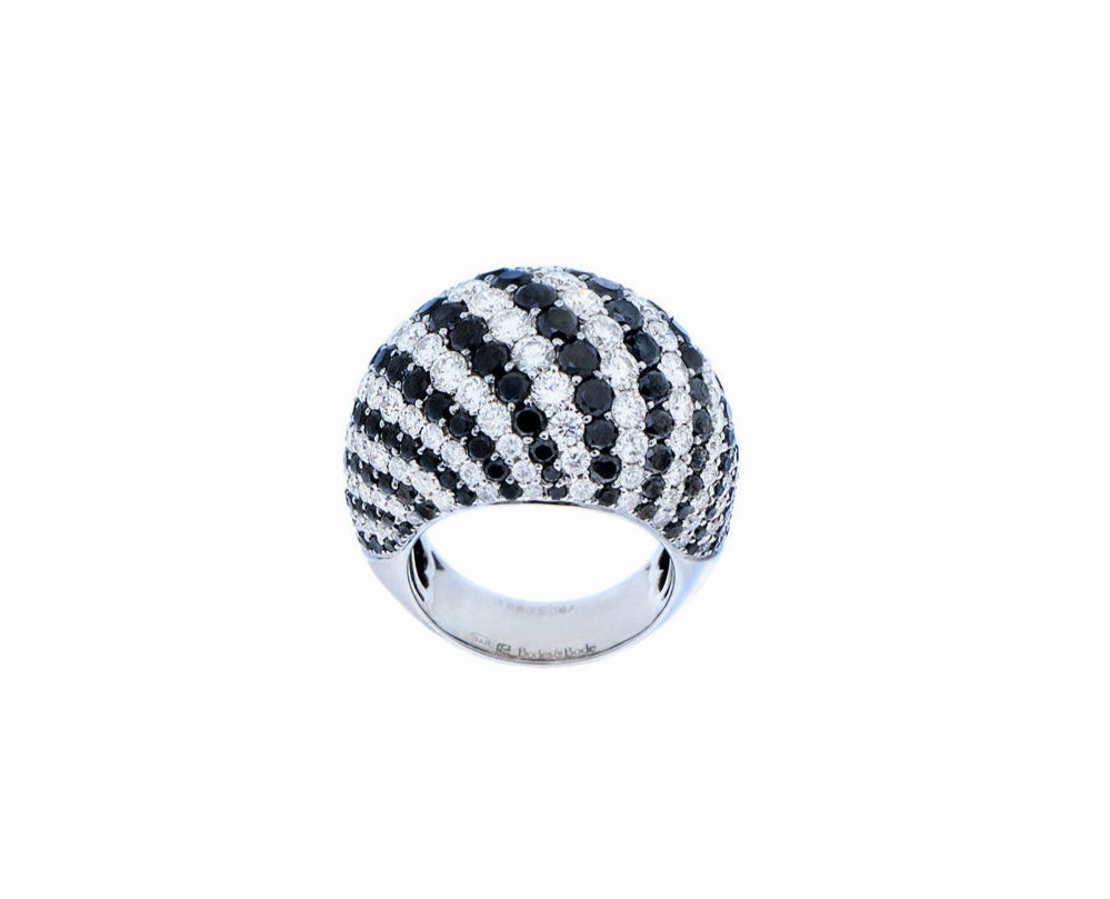 Ring with diamonds and black diamonds