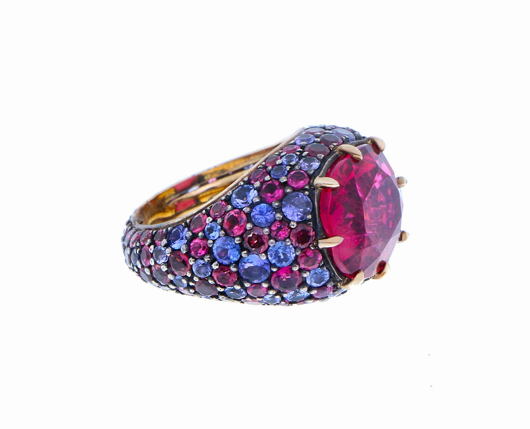Ring with tourmaline and tanzanites
