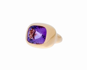 Rose gold ring with amethyst