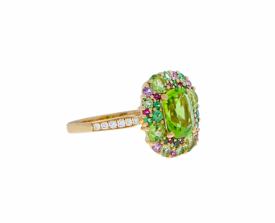 Rose gold ring with peridot, tsavorite, roze sapphire and diamonds