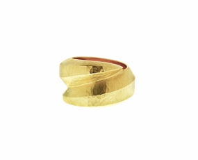 Twisted hammered ring