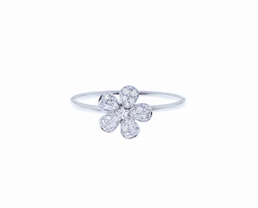 White gold and diamond flower ring