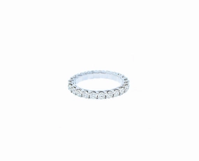 White gold diamond alliance ring