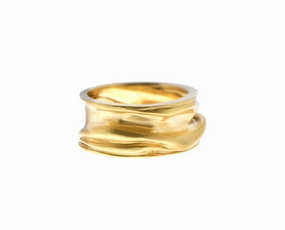 Wrinkled gold ring